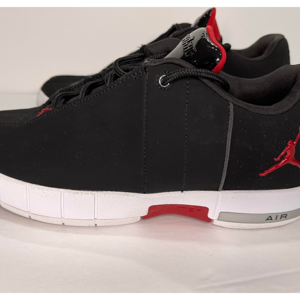 Jordan TE2 Boys Size 6Y